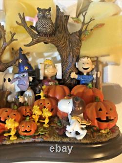Peanuts Halloween Bienvenue Grande Citrouille Statue Éclairée Danbury Mint SNOOPY