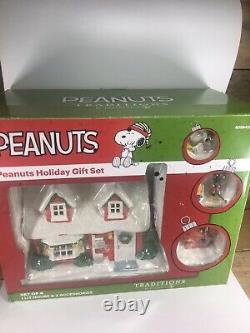 Peanuts Holiday Gift Set Département 56 Traditions Charlie Brown Snoopy Woodstoc