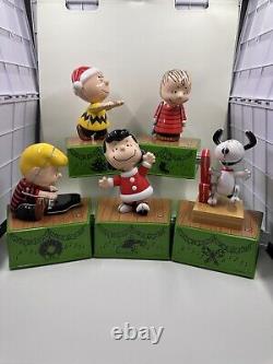 Peanuts Snoopy Charlie Brown Hallmark Ensemble de 5 pièces Fête dansante 2017