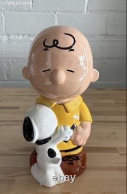 Peanuts Snoopy en train de câliner Charlie Brown Bocal à biscuits Westland Giftware SKU#VK8782