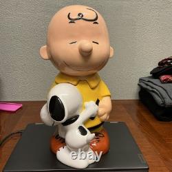 Peanuts Snoopy serrant Charlie Brown dans ses bras Westland Giftware 2010 pot à biscuits RARE