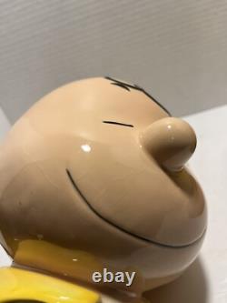 Peanuts Snoopy serrant Charlie Brown dans ses bras Westland Giftware 2010 pot à biscuits RARE
