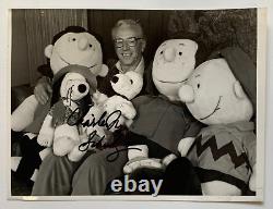 Photo en noir et blanc signée par CHARLES M. SCHULZ, avec certificat d'authenticité. Charlie Brown, Snoopy, Peanuts