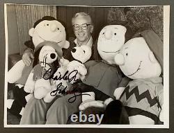 Photo en noir et blanc signée par CHARLES M. SCHULZ, avec certificat d'authenticité. Charlie Brown, Snoopy, Peanuts