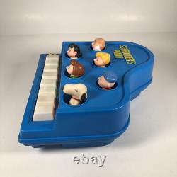 Piano de Schroeder Snoopy de la bande dessinée Peanuts vintage 1975 Charlie Brown (NE FONCTIONNE PAS)