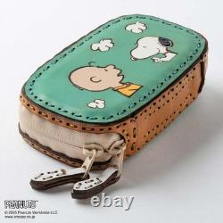 Porte-monnaie mini en cuir véritable Peanuts Snoopy Charlie Brown OJAGA DESIGN LTD