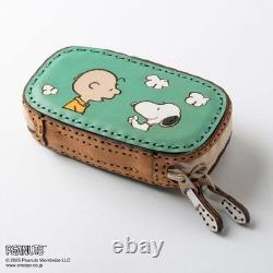Porte-monnaie mini en cuir véritable Peanuts Snoopy Charlie Brown OJAGA DESIGN LTD
