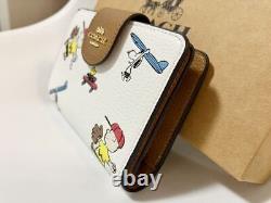 Portefeuille en cuir bi-plié blanc Coach Peanuts Snoopy Charlie Brown C4899 japon