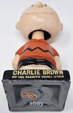 Poupée à tête branlante vintage Charlie Brown de Peanuts par Lego