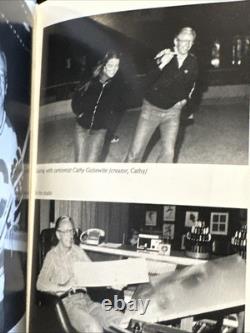 Quelle tristesse ! L'histoire de Charles M. Schulz, SNOOPY, Charlie Brown et les PEANUTS.