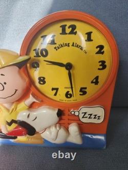 Réveil parlant Janex Charlie Brown/Snoopy de 1974 en état de marche. Hé Snoopy, réveille-toi Réveil parlant Janex Charlie Brown/Snoopy de 1974 en état de marche. Hé Snoopy, réveille-toi