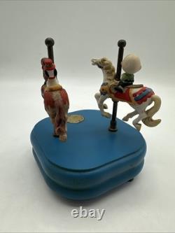 SNOOPY & Charlie Brown BOÎTE À MUSIQUE EN CÉRAMIQUE CARROUSEL WILLITTS 2 CHEVAUX VINTAGE 1988