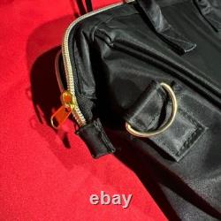 Sac bandoulière en nylon noir brodé Peanuts Charlie Brown Snoopy