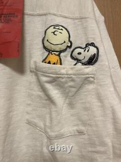 Salopette en denim avec étiquette Snoopy et t-shirt à manches courtes T 02 Charlie Brown