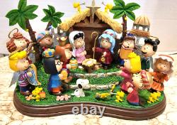 Scène de Nativité de Noël en Cacahuète Danbury Mint 2007 Snoopy Charlie Brown et la bande