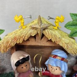 Scène de la crèche de Noël Snoopy et Charlie Brown Peanuts de Danbury Mint
