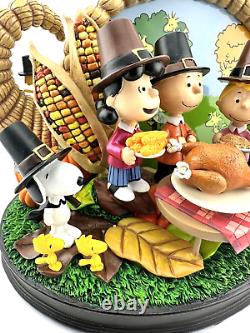 Sculpture éclairée Peanuts Happy Thanksgiving Charlie Brown de Danbury Mint