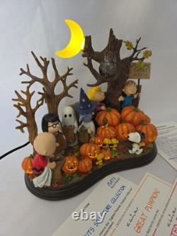 Sculpture lumineuse 'Bienvenue, Grande Citrouille' de la bande des Peanuts par Danbury Mint, fonctionne, avec boîte