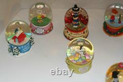 Snoopy Peanuts Charlie Brown Willabee & Ward Holiday Series Snow Globes Lot -wow