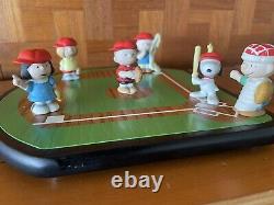 Snoopy Peanuts Charlie Brown Willitts Figurines de baseball vintage avec terrain 1988