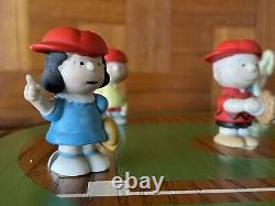 Snoopy Peanuts Charlie Brown Willitts Figurines de baseball vintage avec terrain 1988