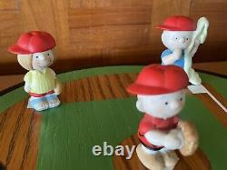 Snoopy Peanuts Charlie Brown Willitts Figurines de baseball vintage avec terrain 1988