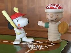 Snoopy Peanuts Charlie Brown Willitts Figurines de baseball vintage avec terrain 1988