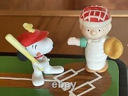 Snoopy Peanuts Charlie Brown Willitts Figurines de baseball vintage avec terrain 1988