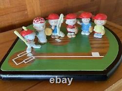 Snoopy Peanuts Charlie Brown Willitts Figurines de baseball vintage avec terrain 1988