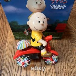 Snoopy Super7 Charlie Brown Vélo à ressort en tôle