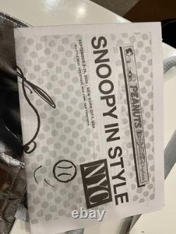 Snoopy en style à New York ? Pop-up ? 3 pins ? Sac fourre-tout ? Avec journal exclusif