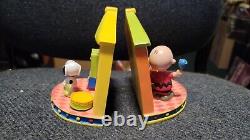 Snoopy et ses amis Peanuts Charlie Brown Woodstock Circus Stage Serre-livres Rares