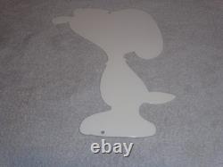 Snoopy vintage chien Peanuts découpé en métal 13 Charles M. Schulz bande dessinée télévision film enseigne