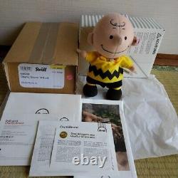 Steiff Charlie Brown Snoopy	<br/>

 		<br/>
  Translation: Steiff Charlie Brown Snoopy