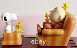 Sunhingtoys Snoopy Charlie Brown Figure Dans La Boîte En Bois