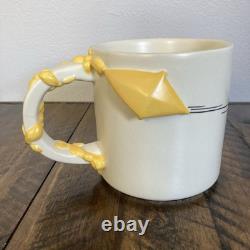 Tasse Hallmark Peanuts Charlie Brown avec poignée en forme de cerf-volant jaune 3D
