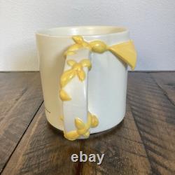 Tasse Hallmark Peanuts Charlie Brown avec poignée en forme de cerf-volant jaune 3D