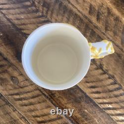 Tasse Hallmark Peanuts Charlie Brown avec poignée en forme de cerf-volant jaune 3D