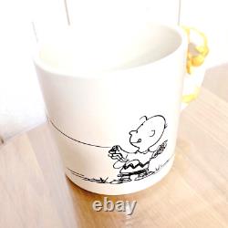 Tasse Snoopy Charlie Brown Hallmark Mug Peanuts Fly Kite 3D de 6 pouces de large avec boîte
