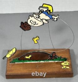 Trophée Aviva Snoopy Sparkies Charlie Brown Base en Bois Teck Rareté Vintage À LIRE