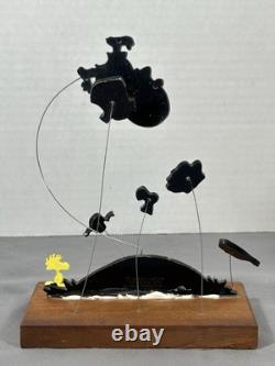 Trophée Aviva Snoopy Sparkies Charlie Brown Base en Bois Teck Rareté Vintage À LIRE