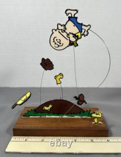Trophée Aviva Snoopy Sparkies Charlie Brown Base en Bois Teck Rareté Vintage À LIRE