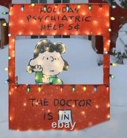 Un Noël de Charlie Brown 2D Cabine d’aide psychiatrique de Lucy en extérieur de Noël