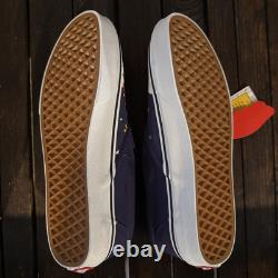 VANS NOËL PEANUTS CHARLIE BROWN & SNOOPY. NEUF DANS LA BOÎTE Taille homme 8 femme 9,5