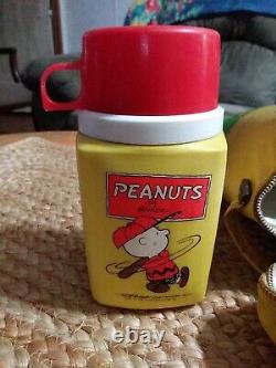 Vintage 1965 Peanuts Charlie Brown Snoopy Rare Boîte-repas en vinyle avec thermos Jaune