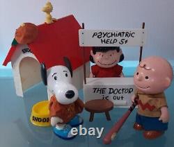 Vintage Snoopy Charlie Brown Lucy Woodstock 1950 1952 Peanuts RARE Characters VG 	  <br/>
 
 
<br/> Translation: Vintage Snoopy Charlie Brown Lucy Woodstock 1950 1952 Peanuts Personnages RARE VG