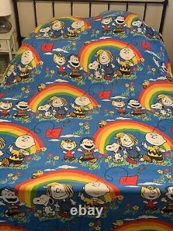 Vtg Peanuts Charlie Brown Snoopy Twin Couvre-lit Rainbow Pride